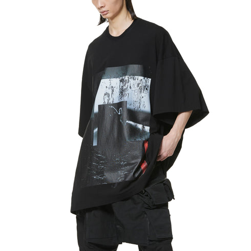JULIUS 947CPM1 Black / Prayer Super Big T-Shirt