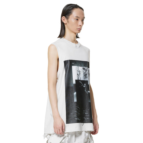 JULIUS 947CPM2 Off White / Prayer Sleeve Less Top