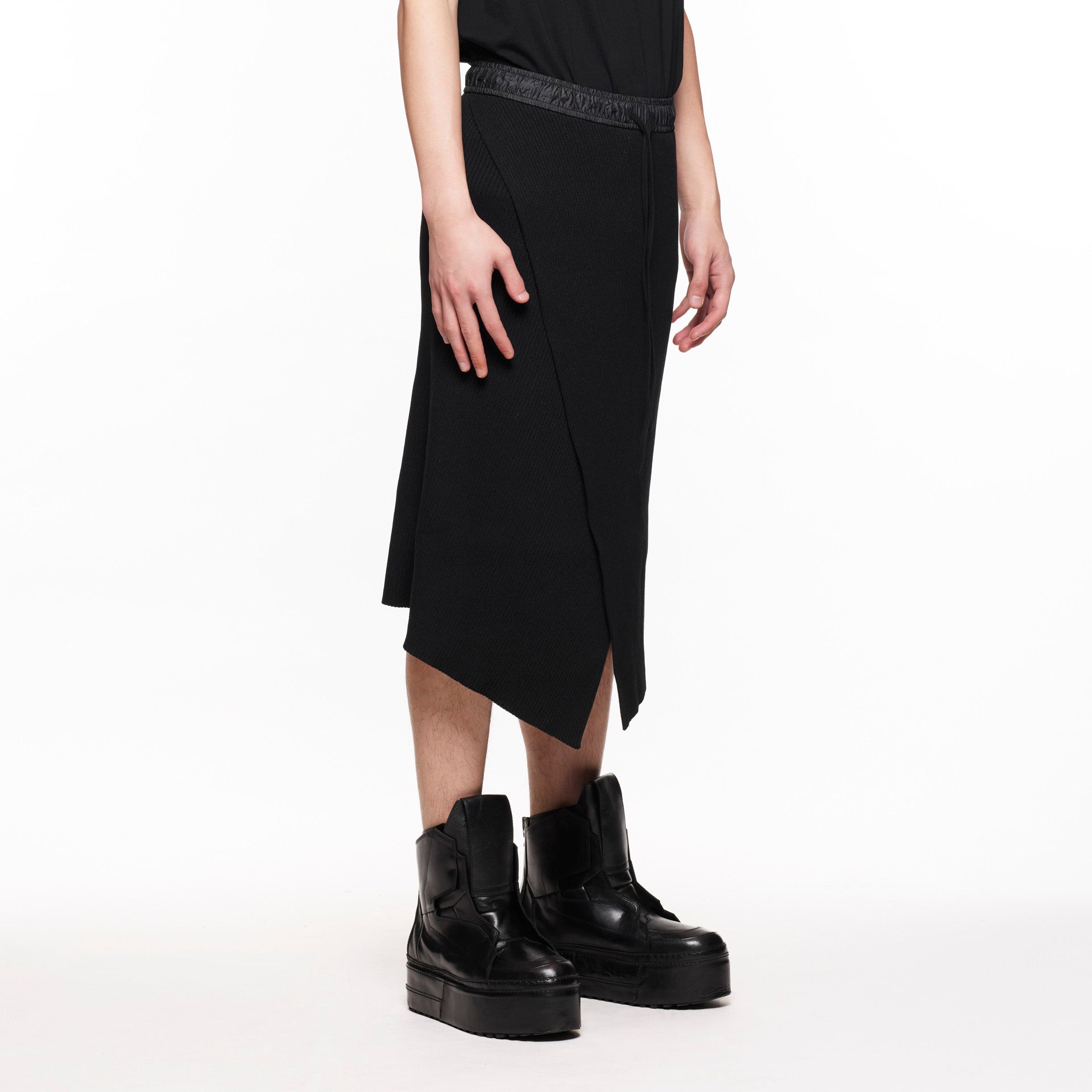 Priest Knit Skirt - Black - JULIUS OFFICIAL STORE